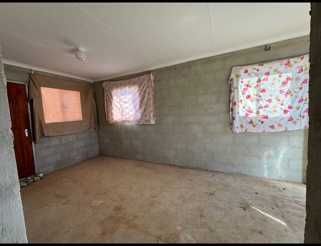 2 BEDROOM FREESTANDING FOR SALE IN MPOPHOMENI